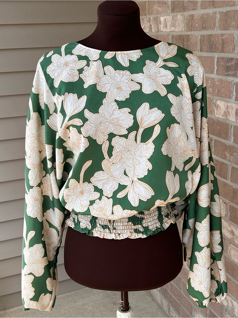 MARC NEW YORK Green Floral Blouse-Smocked Hem-bow back-sltly cropped-looks NEW!